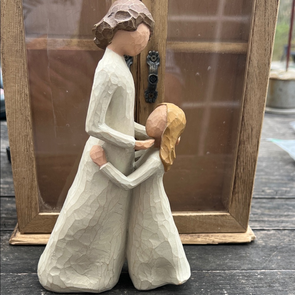 Demdaco Family Embrace Sculpture - Cream and Tan